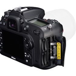 Nikon D7500 DSLR Camera with 18-140mm Lens